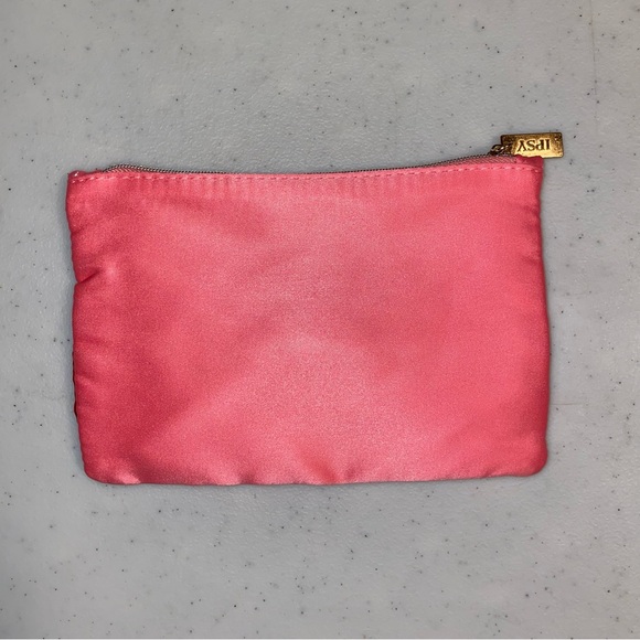 Ipsy Cosmetics Bag Holiday Pink with Red Bow - Picture 2 of 3